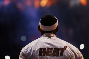 2026美加墨世界杯-孤胆英雄明，七场得分盛宴难掩连败泥潭，勇士挑战极限